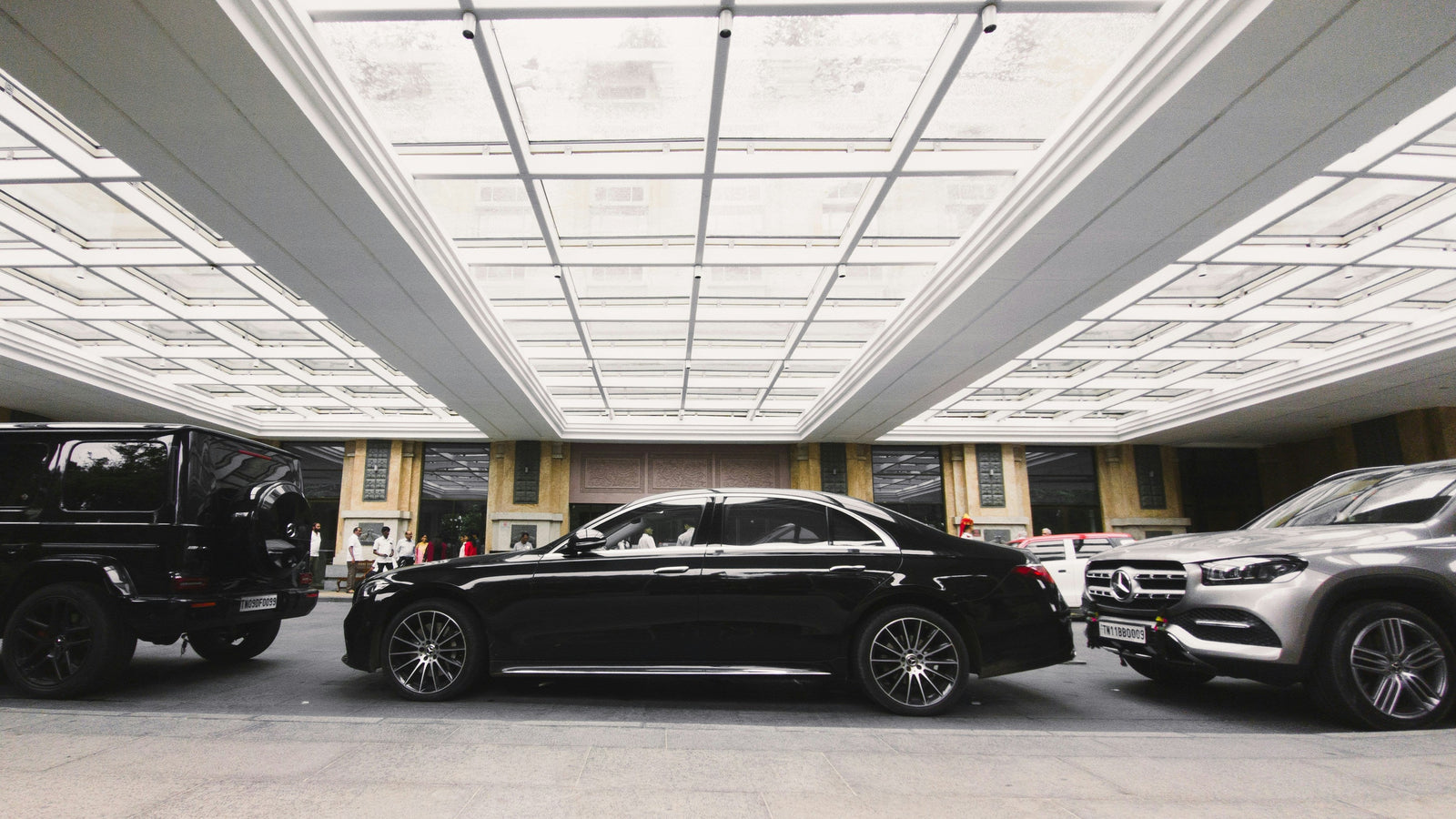 The Ultimate Guide to Luxury Chauffeur Services in Bordeaux: Why Choose a Private Driver?