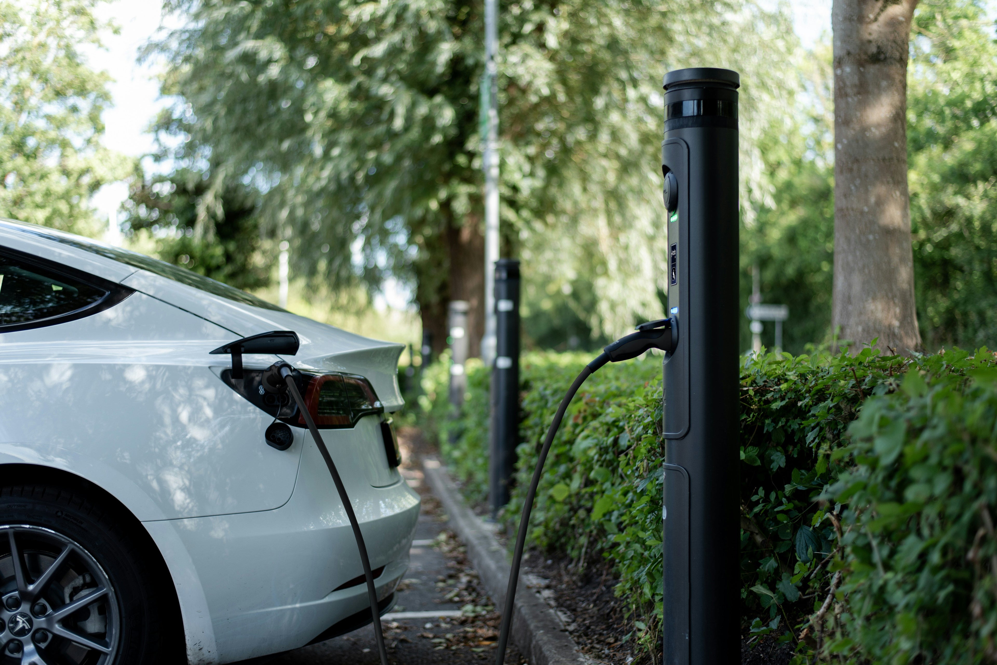 Mobilité durable à Bordeaux : comment le VTC électrique change la donne